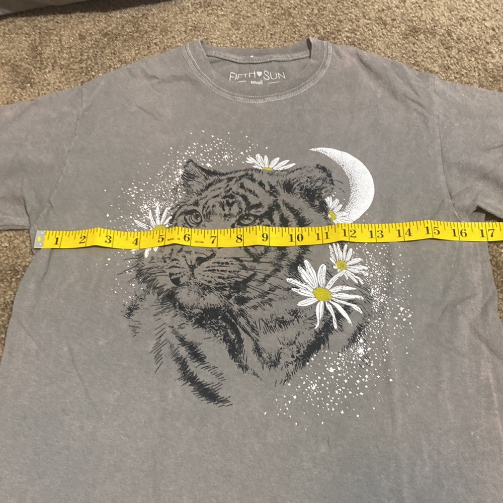 Fifth Sun Tee - Picture 4 of 8
